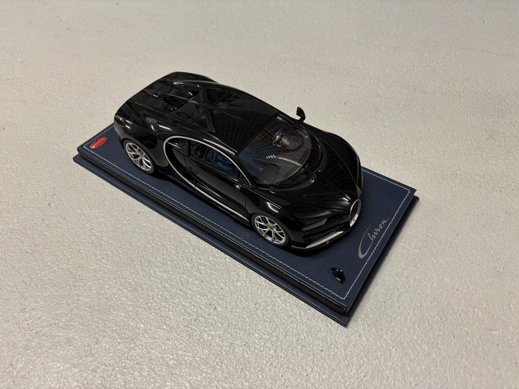 Bugatti Voitures modèles: MR Collection Bugatti Chiron 1:18 – D'occasion à Sissach par mky_bs9f 1