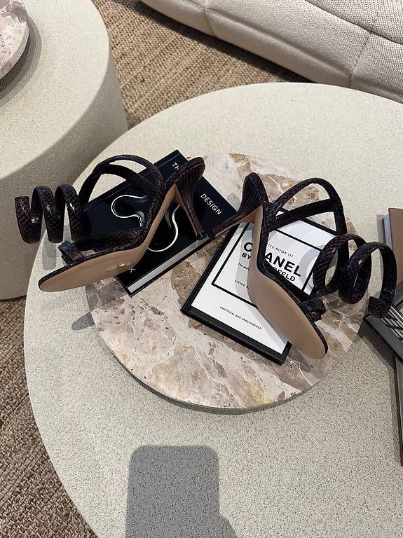 Bottega Veneta Scarpe da donna: BOTTEGA VENETA HEELS BROWN – Nuovo (secondo la descrizione) da Schwyz venduto da bofb 1