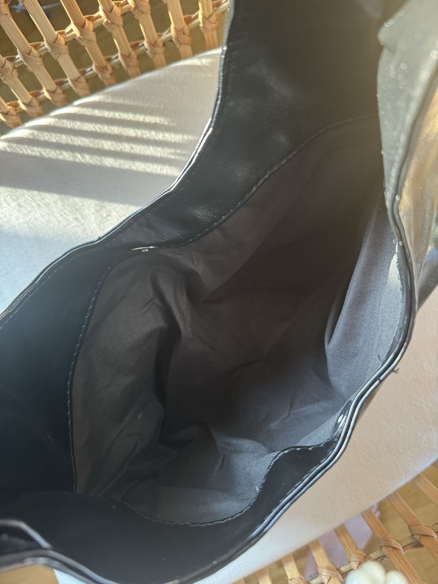Borse da donna: Schwarze Schultertasche mit Nieten – Nuovo e nell'imballaggio originale da Männedorf venduto da mariadelrocioeberle 4