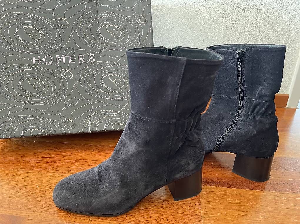 Scarpe da donna: Homers Stiefelette Gr. 38, dunkelblau,Wildleder – Usato da Buchs ZH venduto da wunderwelt74