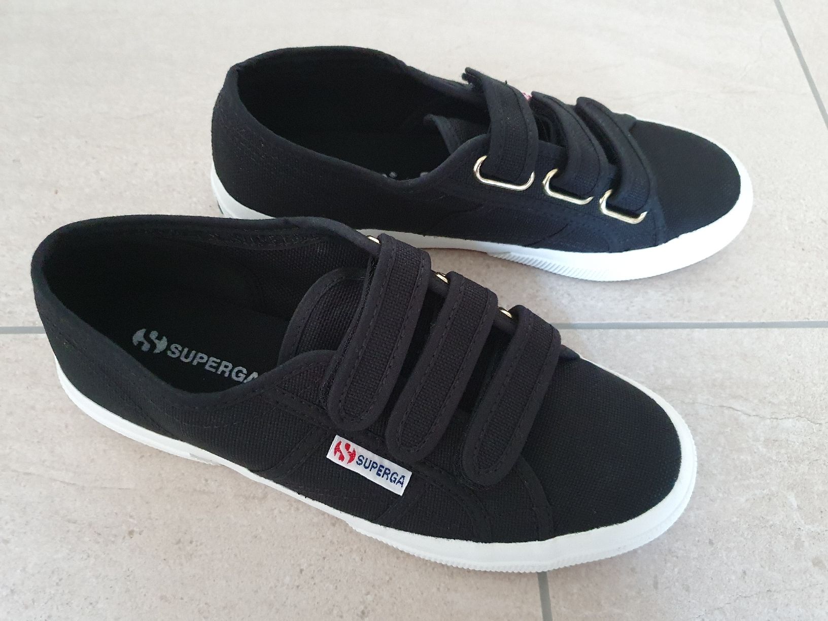 Superga Scarpe da donna: Superga mit Klett schwarz - gold – Nuovo (secondo la descrizione) da Wettingen venduto da __Dom__