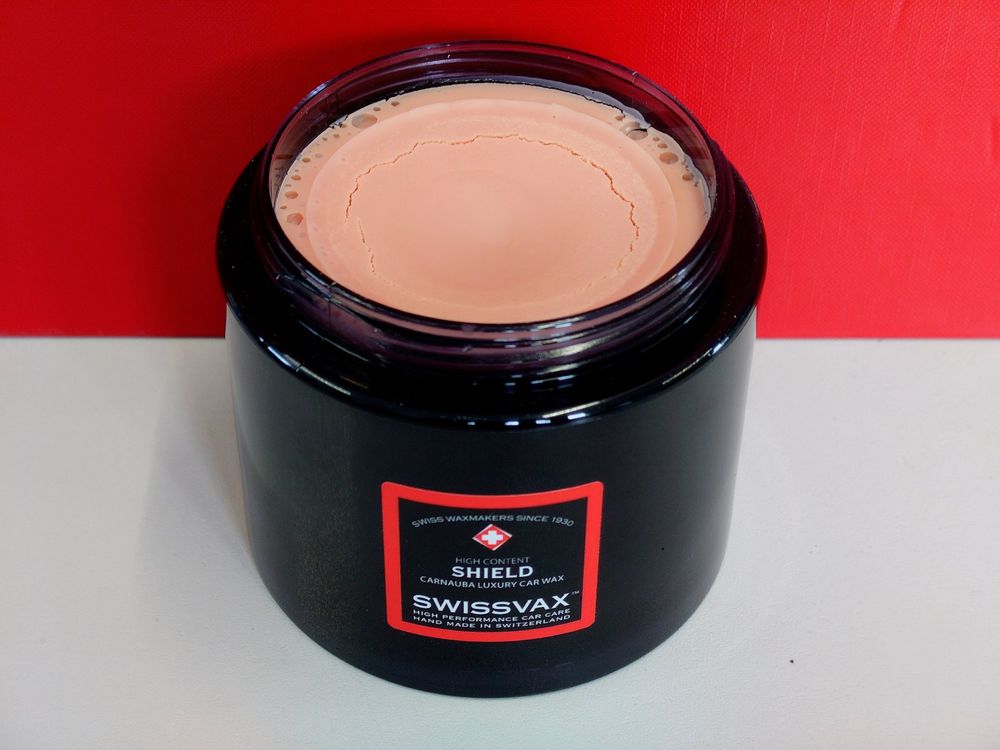 Swissvax Prodotti per la cura: Swissvax "Shield" Luxury Carbauba Wax mit Teflon, 200ml – Nuovo (secondo la descrizione) da Arni AG venduto da Hondaholic 1