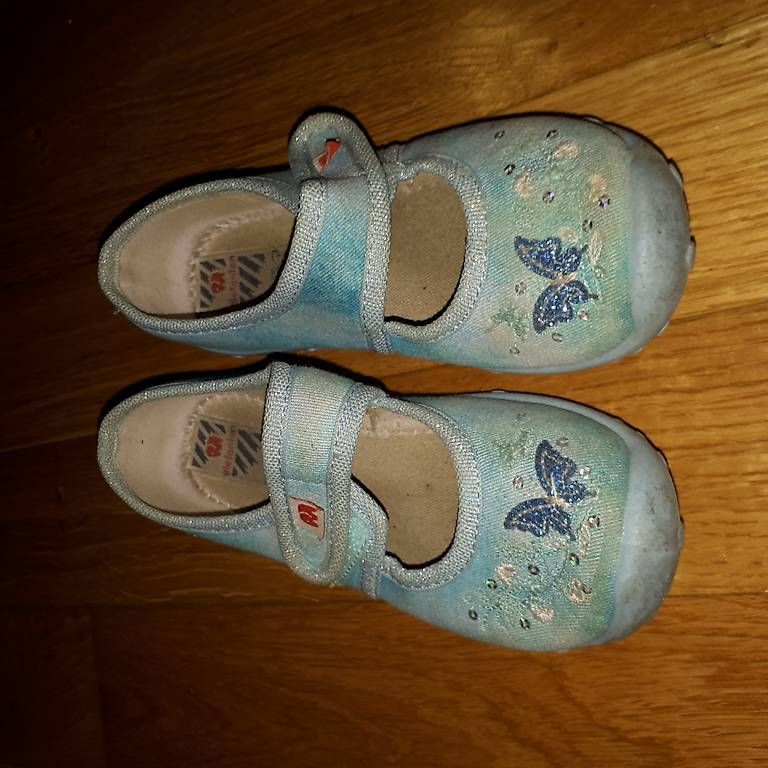 Chaussures garçon: Elefanten Gr. 25 Hausschuhe – D'occasion à Wangen ZH par oky-doky