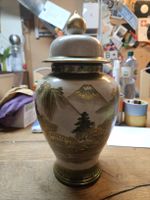 Asiatische Vase Handbemalt mit Deckel (D1)