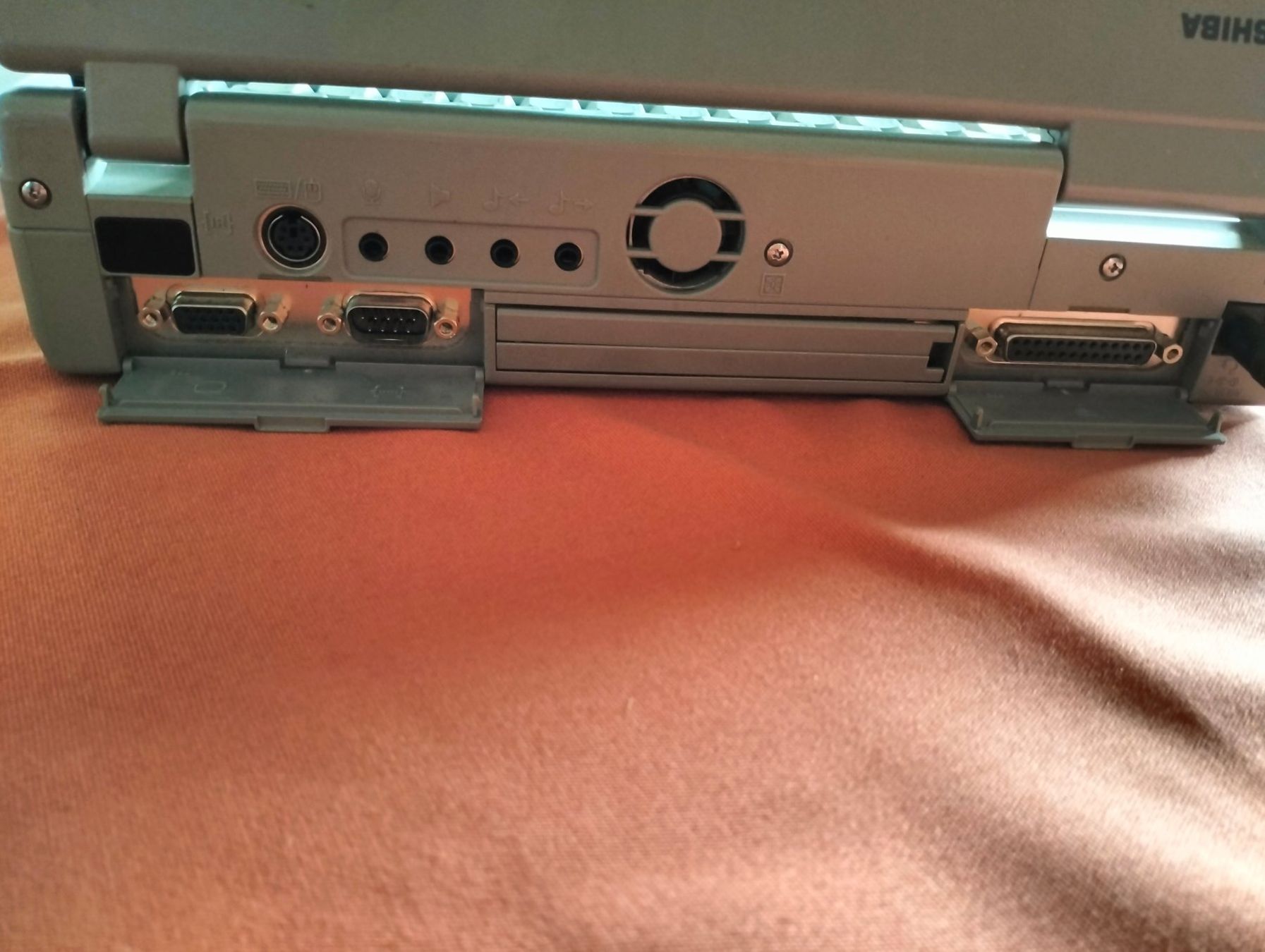 Toshiba Notebook: Toshiba Laptop Tecra Kultstück – Usato da Aeschi SO venduto da Oterw 1