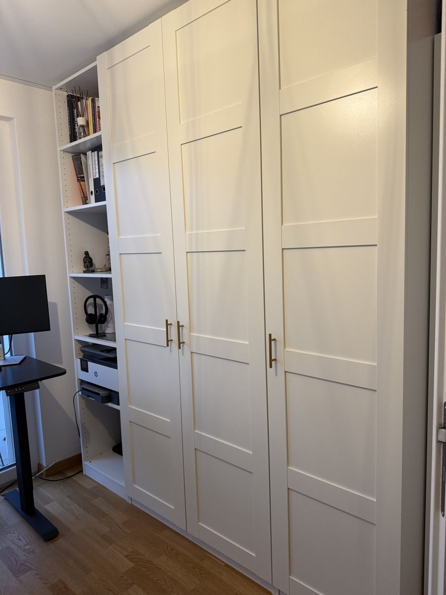 Ikea Armoires: IKEA PAX Schrank 236 mit KOMPLEMENT – D'occasion à Niederwil AG par mar_s9sz