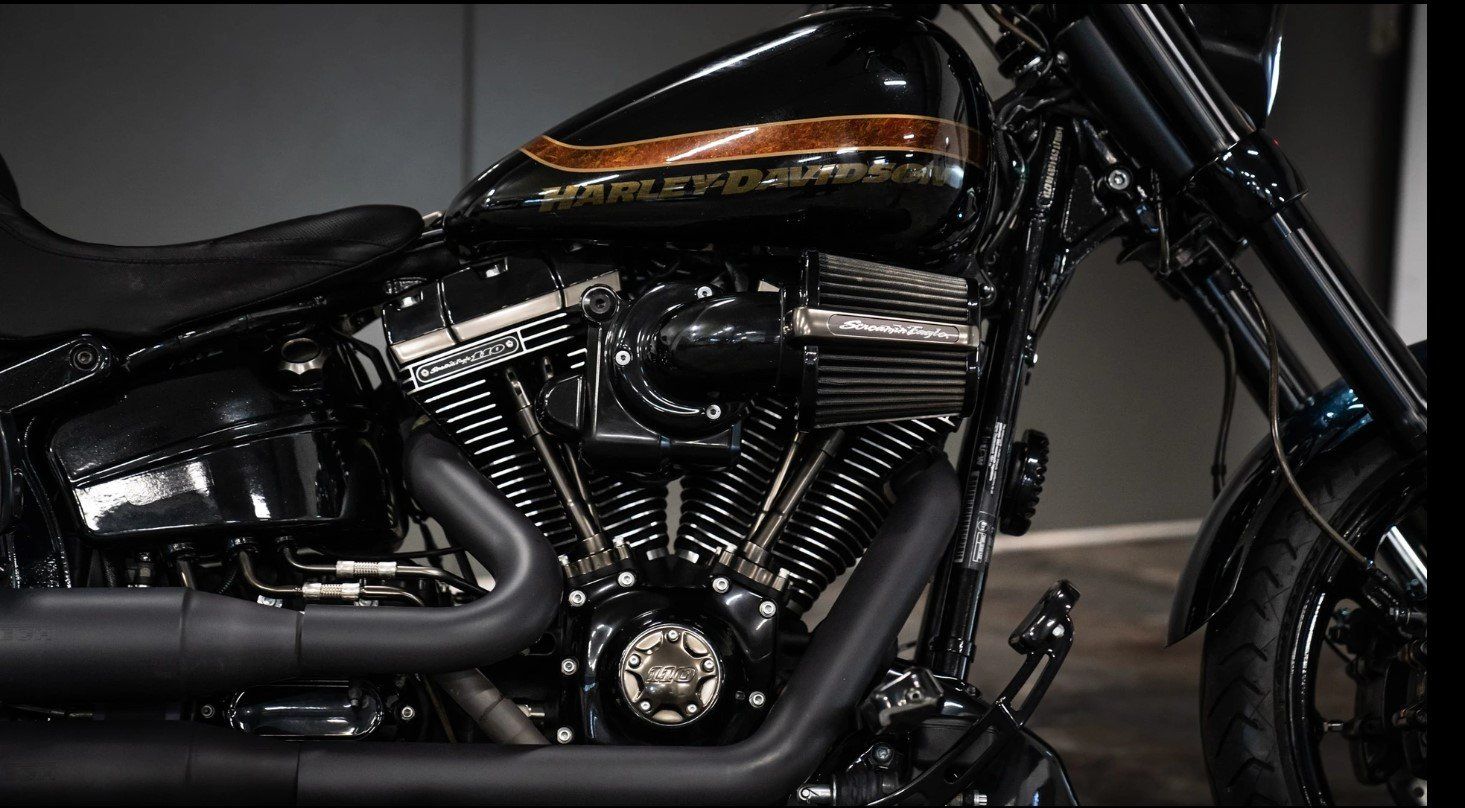 Harley-Davidson Altro: Harley Breakout Pro CVO - neuwertig, einzigartiger Sound – Usato da Ittigen venduto da alaindelon 7