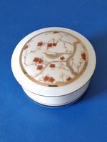 Porzellandose mit Deckel