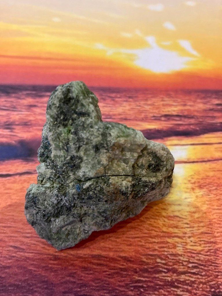 Minerali & Pietre curative: Diopsid roh – Nuovo (secondo la descrizione) da Biberist venduto da Steine