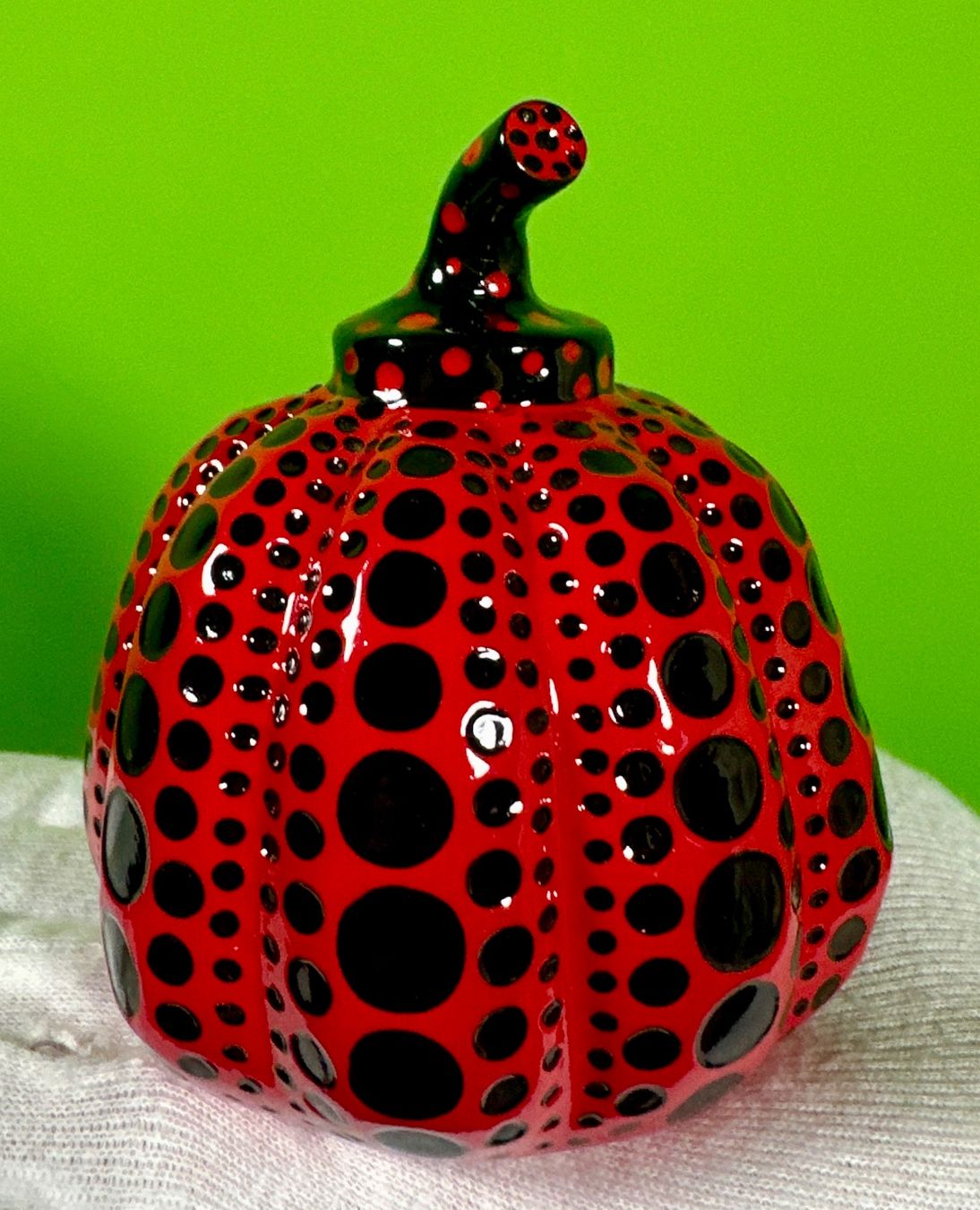 Sculture & Statue: Yayoi Kusama Pumpkin Figur – Usato da Horgen venduto da eli_9xdn