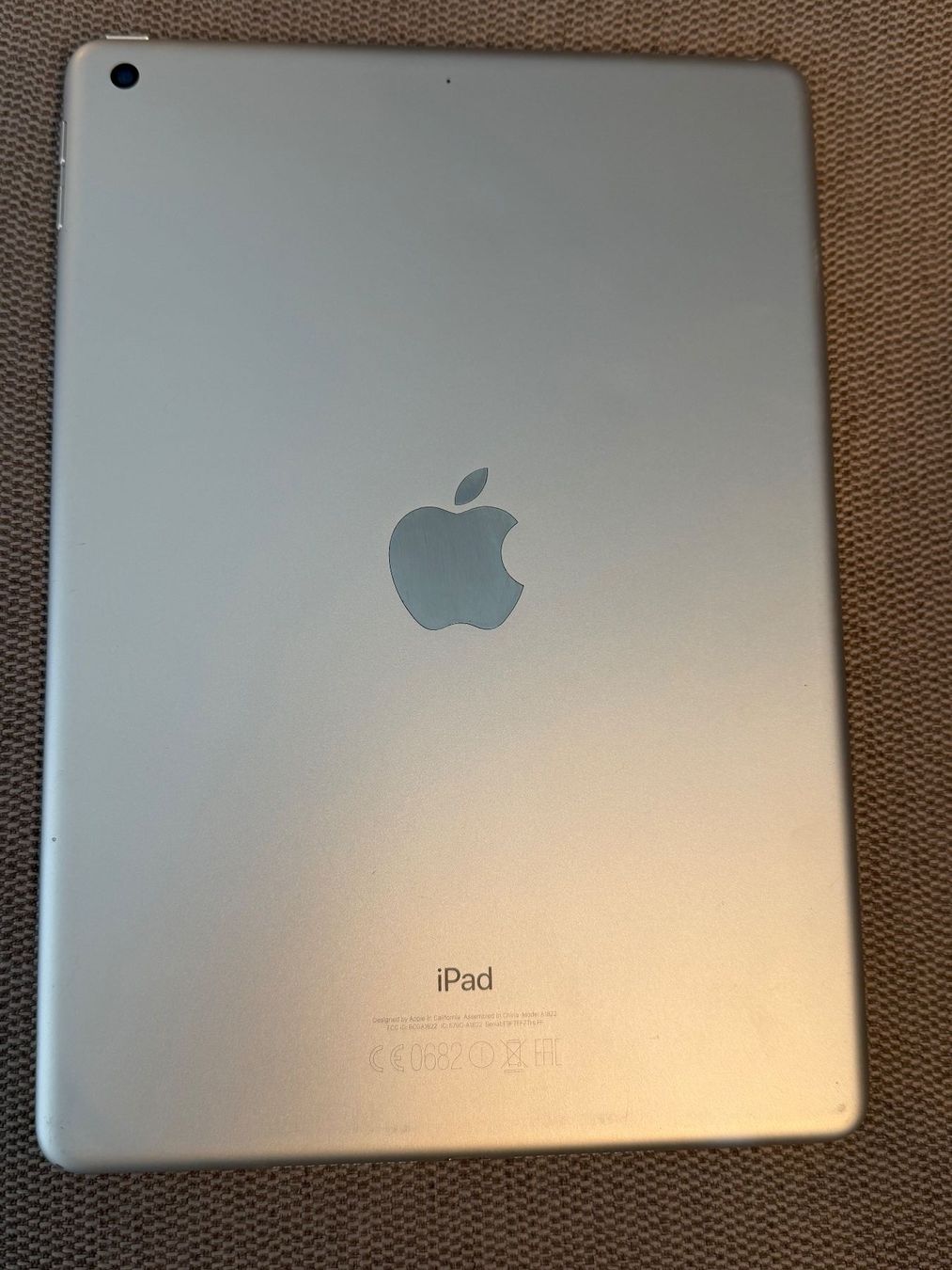 Apple Tablettes PC: iPad 5. Generation 128GB Silber – D'occasion à Wollerau par Cora07 3