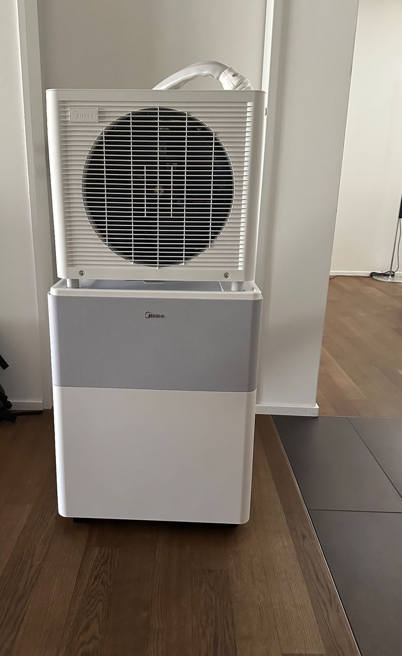 Midea Klimageräte: Midea PortaSplit Klimagerät 12000BTU/h NEU – Neu und originalverpackt aus Luzern von Sommer_26