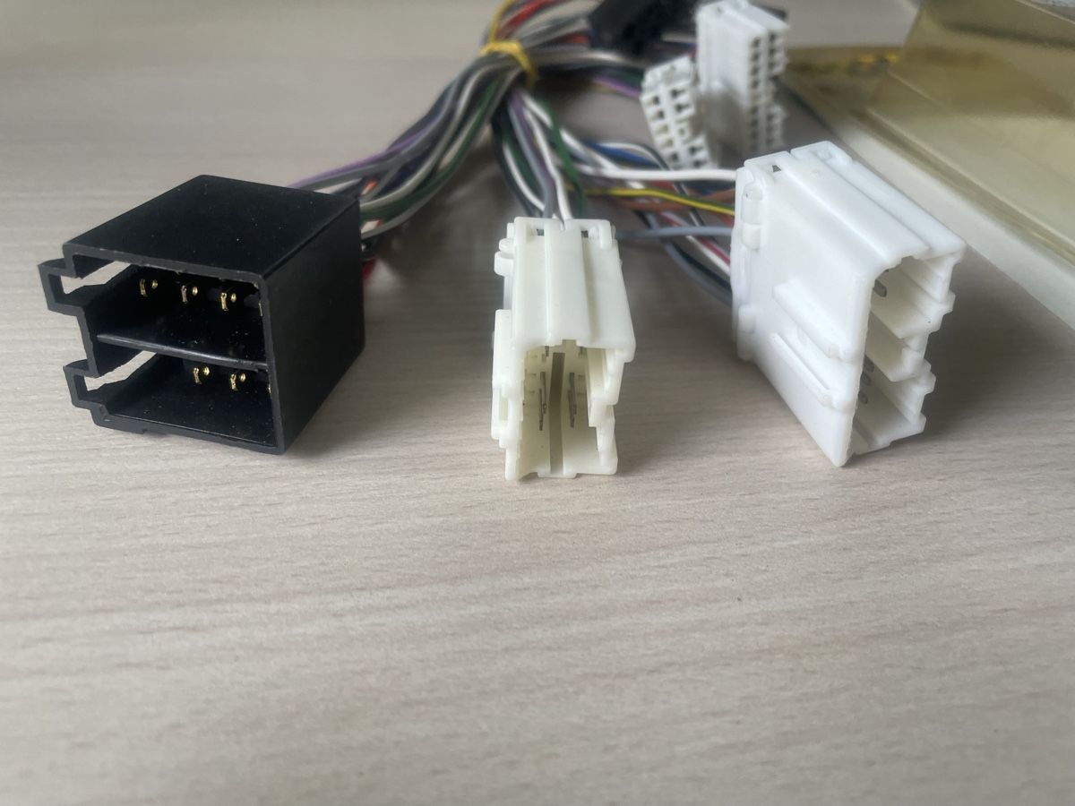 Ford Toutes les pièces auto: FORD Interface Autoradio Câble CAN-Bus / Commande au volant – Neuf avec emballage d'origine à Denges par Ricautomotive 1