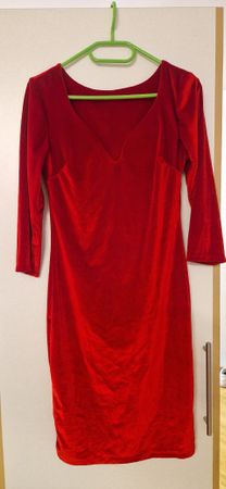 Robe rouge effet velours taille M manches 3/4