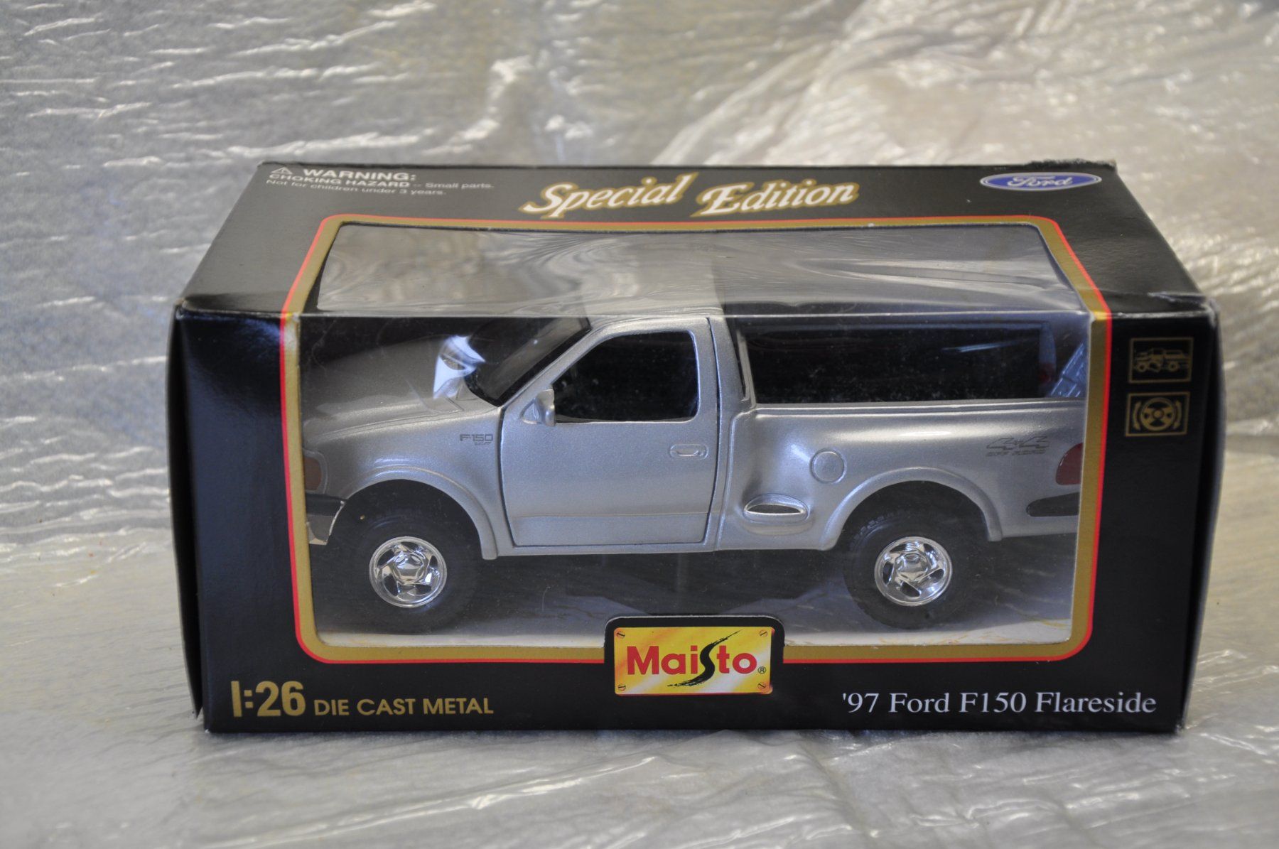 Maisto Modellini d'auto: Ford F150 – Nuovo e nell'imballaggio originale da Ebnat-Kappel venduto da Aallerlei