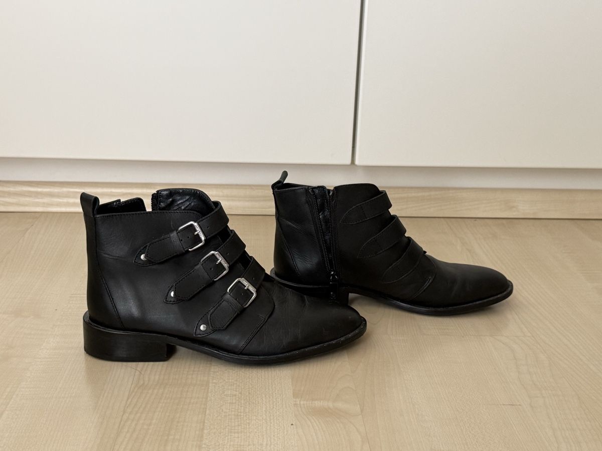 Navyboot Scarpe da donna: Schwarze Navyboot Leder-Stiefeletten – Usato da Neerach venduto da lar_tkp2 1