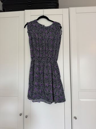 Maje Sommerkleid Gr. 36 ECO Viskose Blumenmuster Lila-Weiss