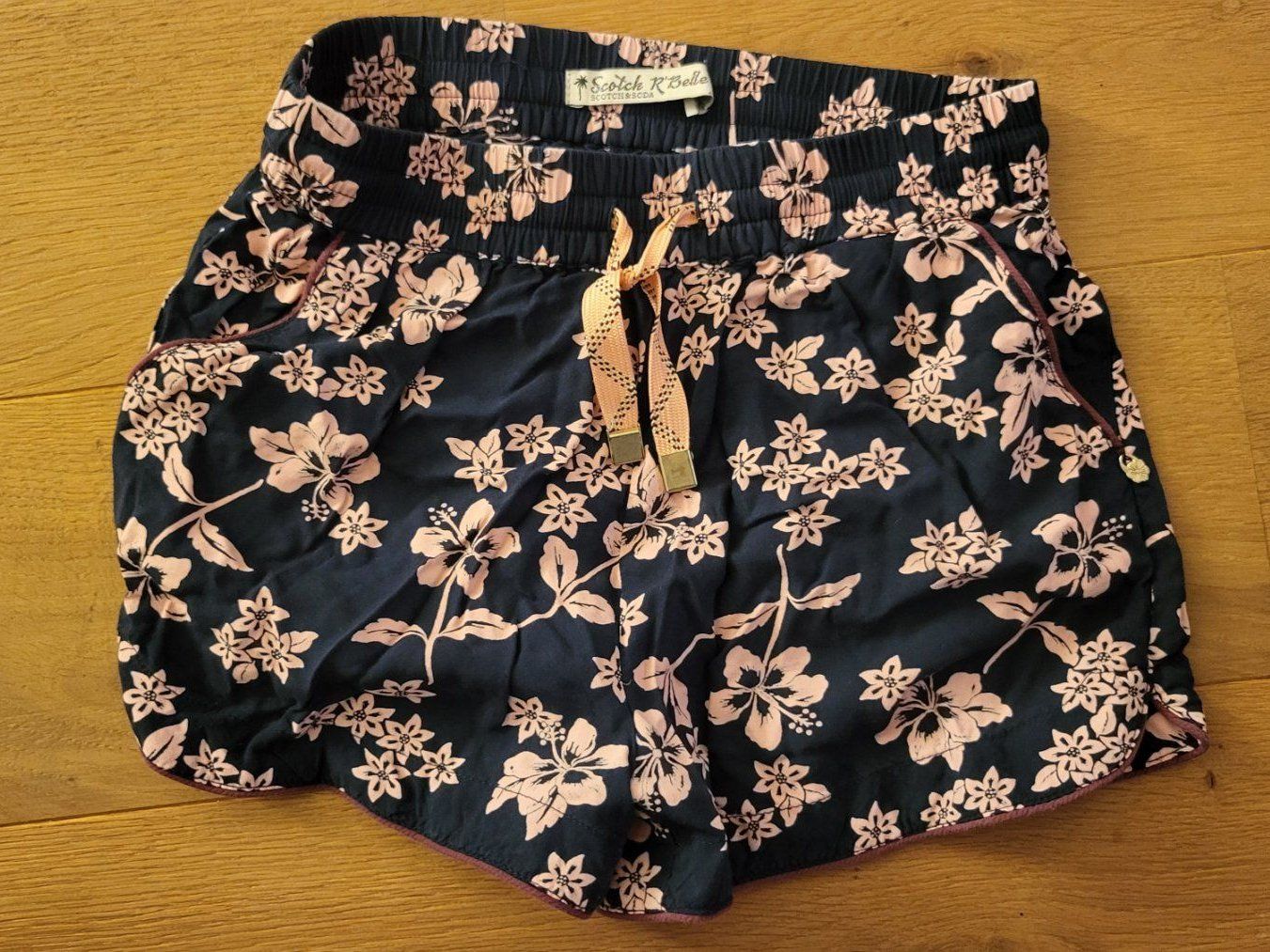 Maison Scotch Pantaloni: Scotch +- Soda Sommer shorts 128 – Usato da Zürich venduto da Sibetti