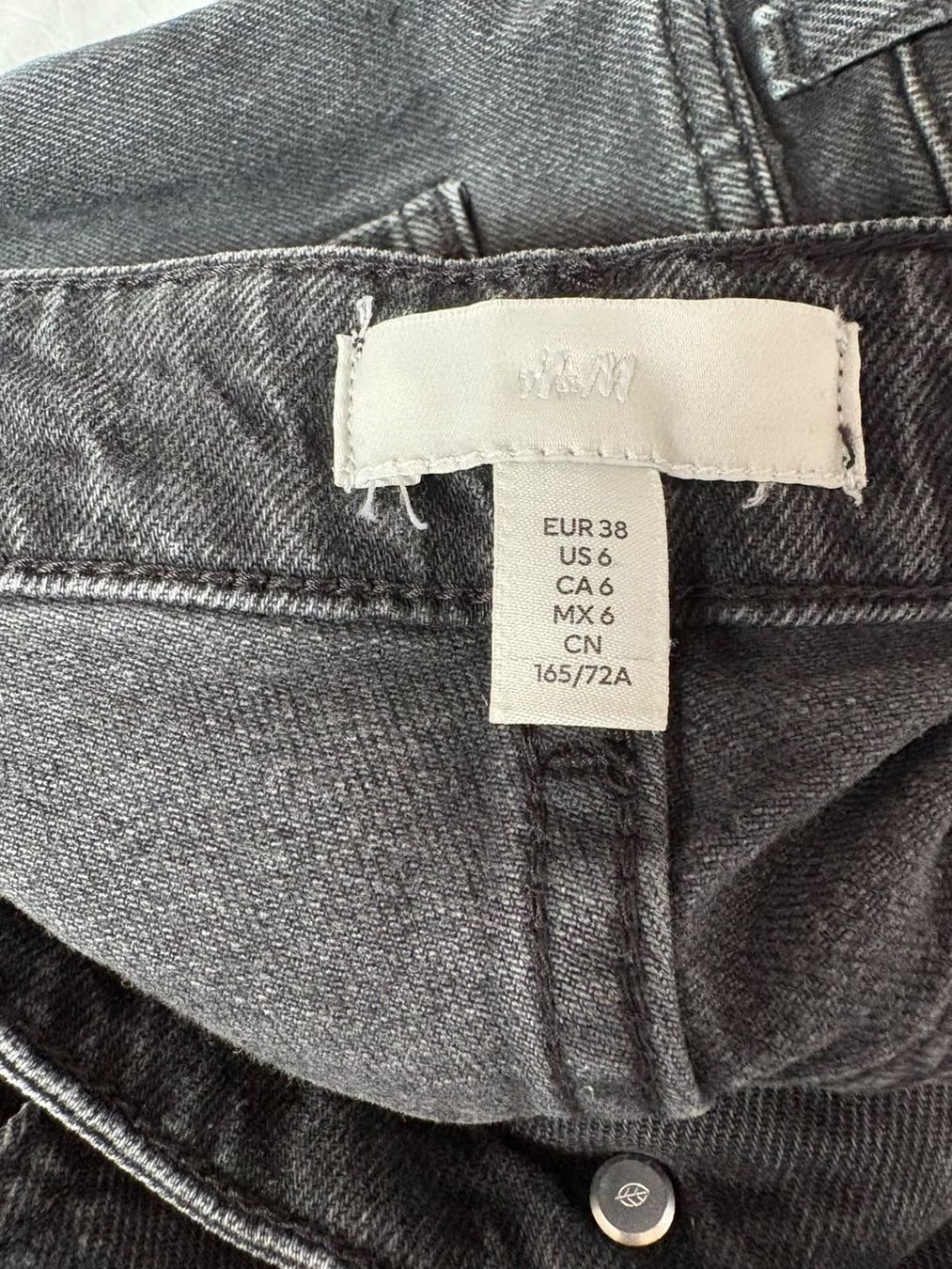 H&M Jeans: Frauen Baggy Jeans – Usato da Weiach venduto da sne_pwj7 1