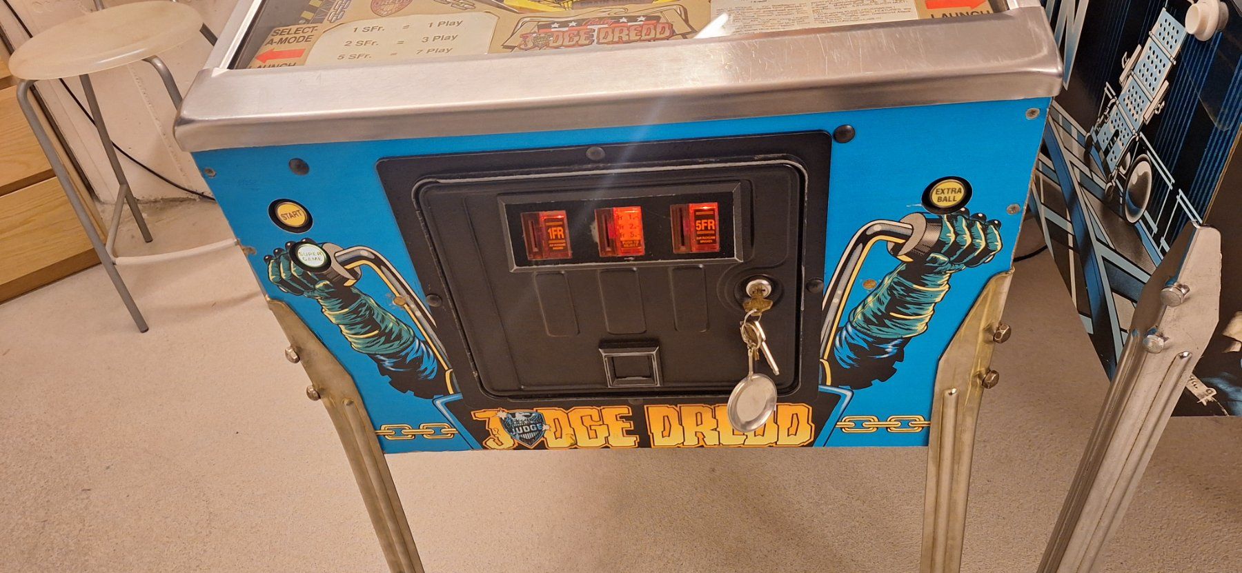 Williams Flipper: Flipper Flipperkasten Judge Dredd – Usato da Naters venduto da Flikas 1