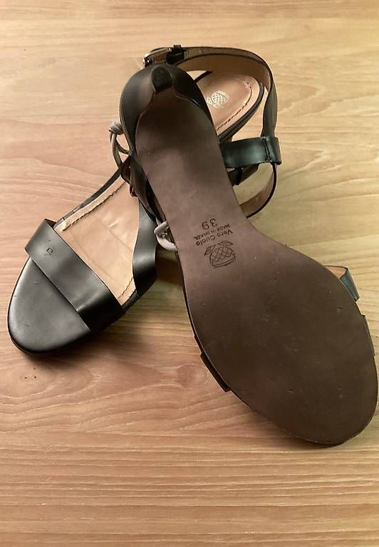 Scarpe da donna: Navyboot Sandalen Grösse 39 – Usato da Grüt (Gossau ZH) venduto da hecht011 1
