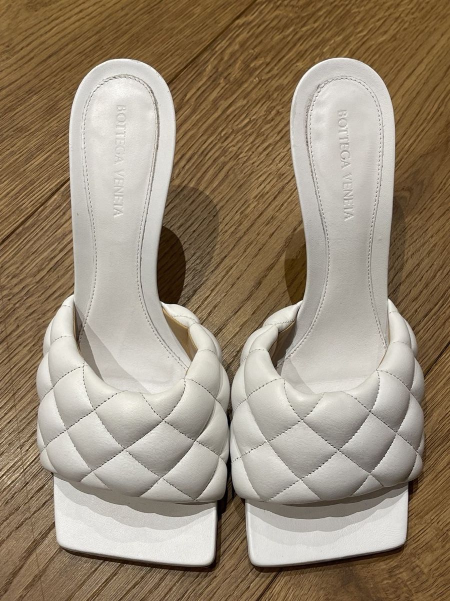 Bottega Veneta Scarpe da donna: Bottega Veneta padded mules Weiss – Usato da Winterthur venduto da Kuki_15.05 1