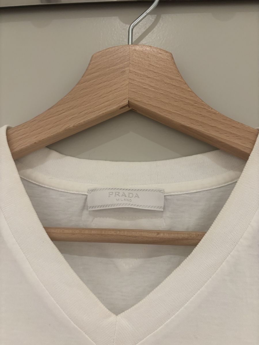 Prada T-Shirts: PRADA V-Neck Cotton Tee 3-Pack – Gebraucht aus Zürich von jdr_n76f 1