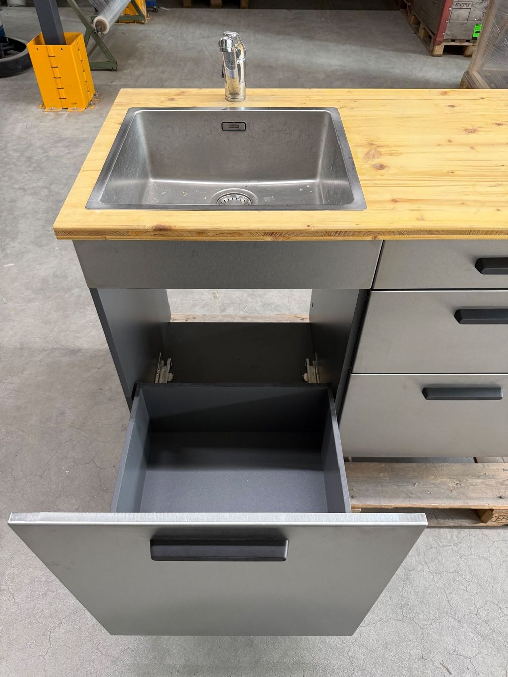 Cuisines complètes: Küchenzeile mit separatem Schrank – D'occasion à Liestal par T-Bazar 6