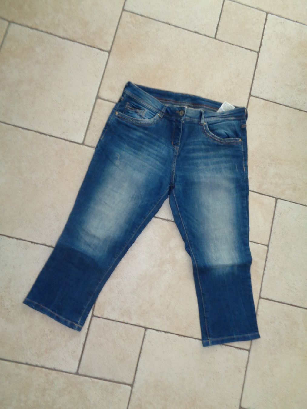C&A Jeans: Jeans 3/4  C&A  Grösse 40 – Usato da Kreuzlingen venduto da Robi-2003