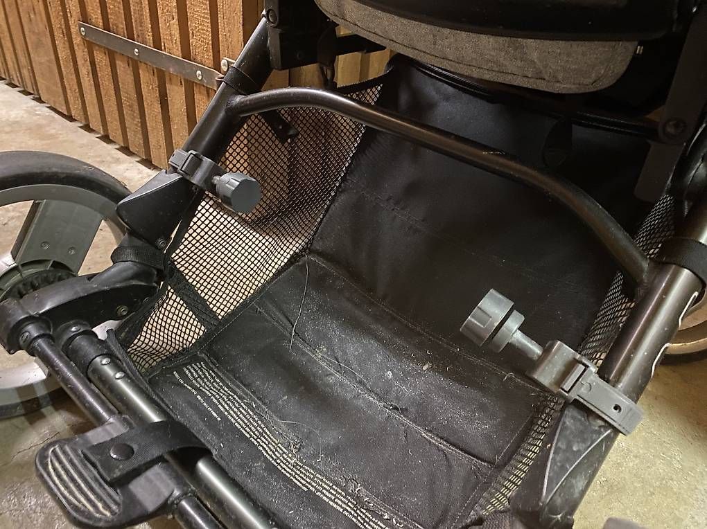 Accessori per carrozzine: Planche à roulette universelle pour poussette  – Usato da Genève venduto da Olivi660 4