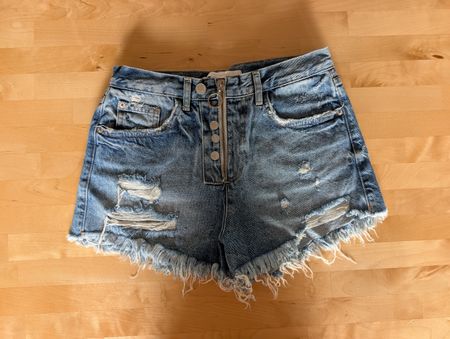 Kurze Denimshorts im Used Look für den Sommer Gr. 36
