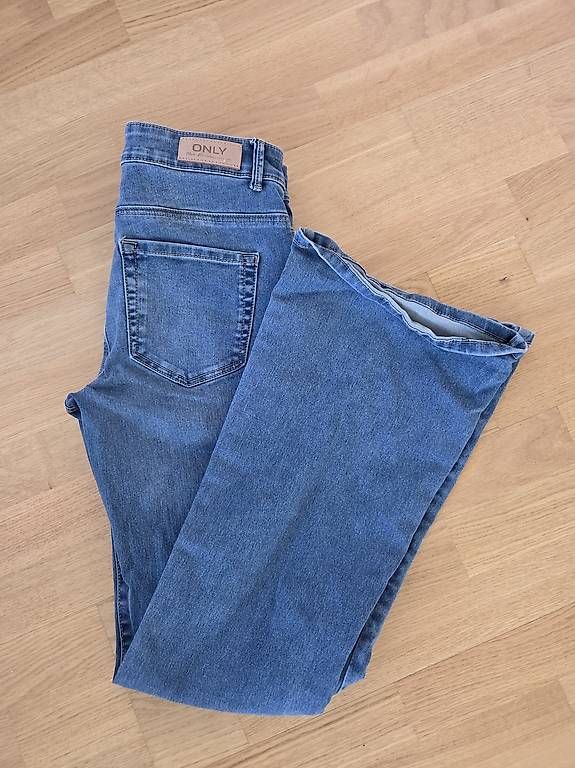 Only Jeans: Flared Jeans only W32 – Nuovo (secondo la descrizione) da Zürich venduto da nina46