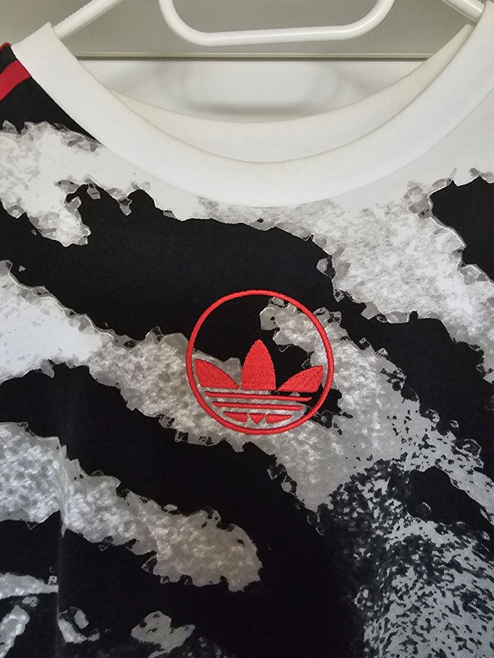 Adidas T-shirt: T-shirt Adidas Original – Usato da Monthey venduto da gae_22w9 1