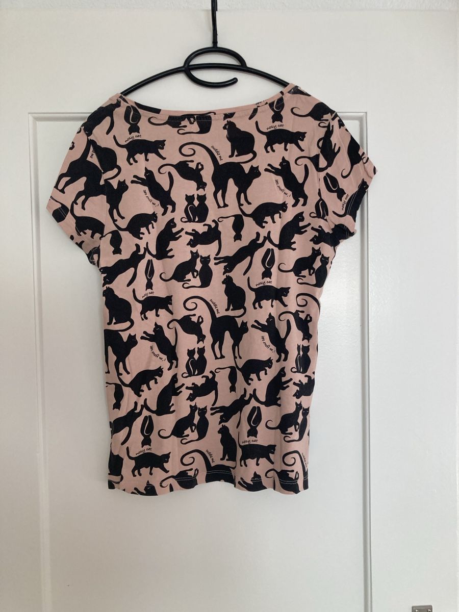 T-shirt: T-Shirt mit Katzenmuster – Usato da Bern venduto da NAJAW85 1