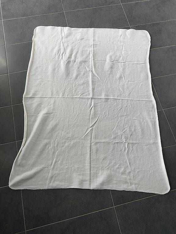 Coperte: Weisse Flauschdecke ca. 110x145cm – Usato da Nänikon venduto da Manta87 2