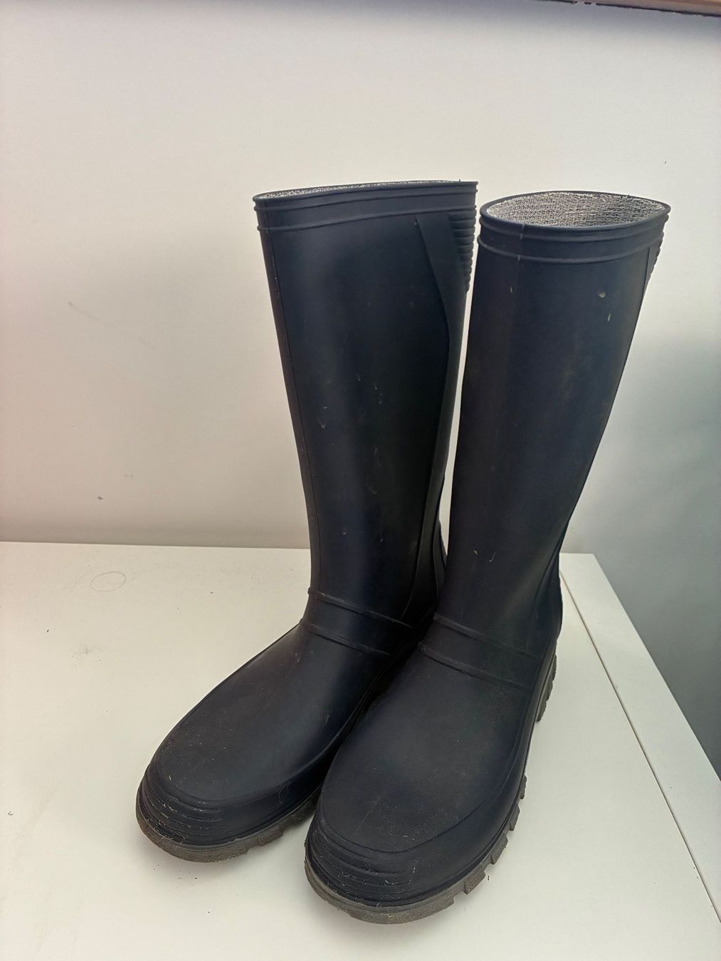 Scarpe da uomo: Gummistiefel Grösse 37 – Usato da Hünenberg See venduto da BoAr 2
