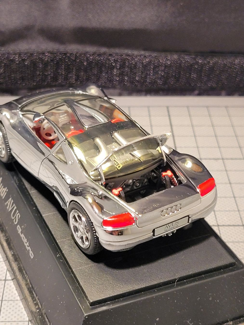 Audi Modellini d'auto: Audi AVUS quattro miniature chromée – Nuovo (secondo la descrizione) da Chézard-St-Martin venduto da AlPat-Collections 2