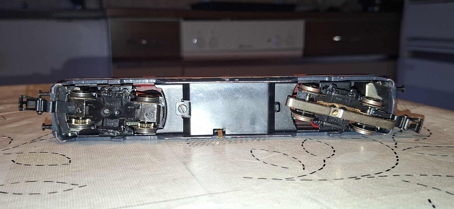 Märklin Modellini di ferrovie: H0 Analog Wechselstrom DB Lok V200 056 Fährt.Preisvorschlag – Difettoso da Pfäffikon ZH venduto da gub_2j76 5