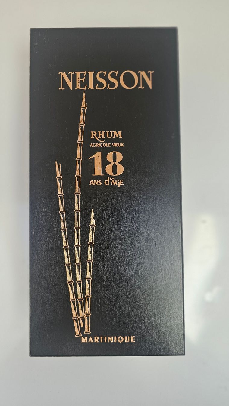 Bevande alcoliche: Neisson 18 ans batch 2 Millésime 1997 46,1°. – Nuovo e nell'imballaggio originale da St-Cergue venduto da swi_plq2 3