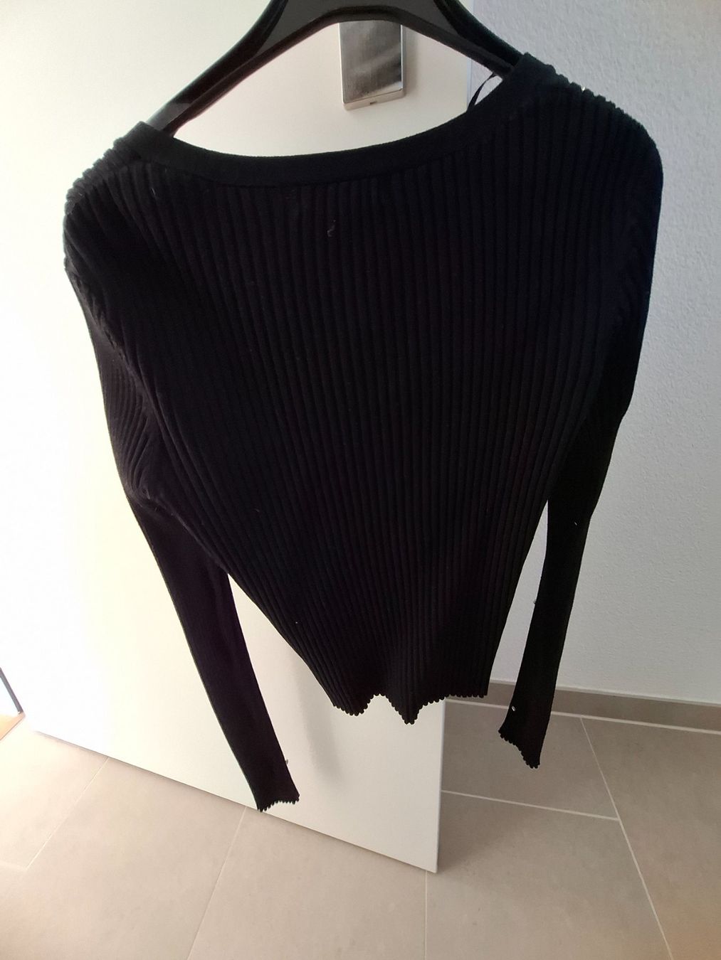 Giacche: Schwarze Strickjacke mit Strass, Grösse S, Top Zustand! – Usato da Romanshorn venduto da lichtmond2022 1