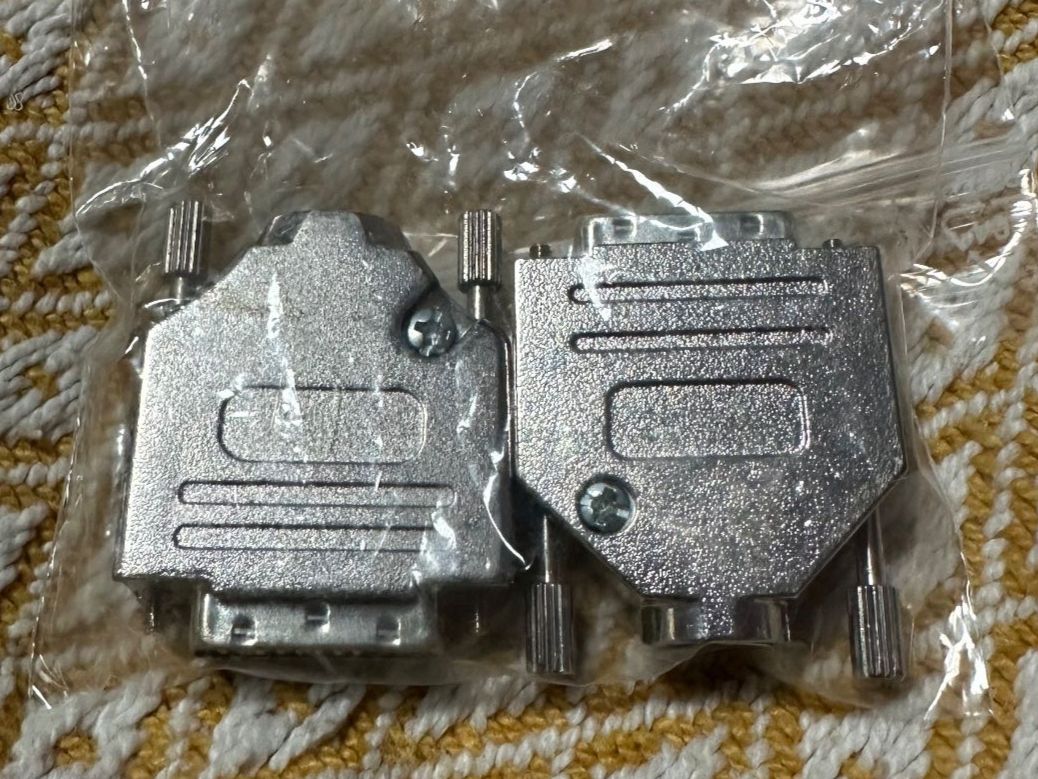 Elektronikbauteile: 2x D-Sub Gehäuse/Backshell Vollmetall, DA-15, Zink, TE – Gebraucht aus Kloten von Loears