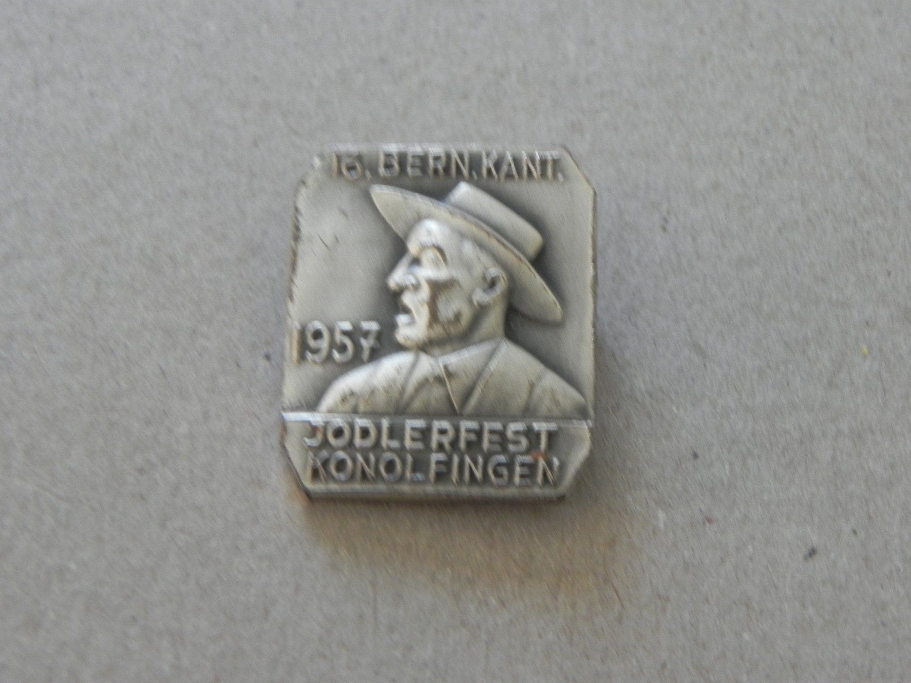 Spille & Fermagli: Abzeichen Konolfingen BE Jodlerfest 1957 – Usato da Siebnen venduto da krimsie