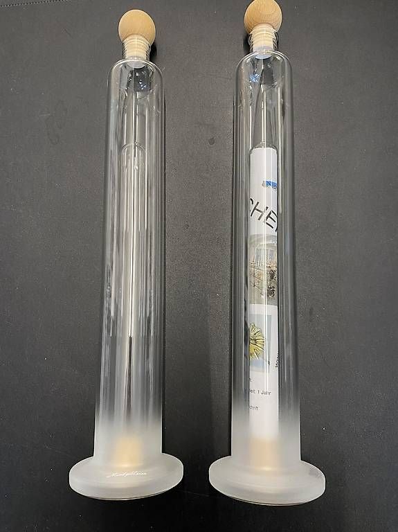 Altro: Schnapsflasche aus Glas, mit Finger  – Usato da Kaisten venduto da AMSImara
