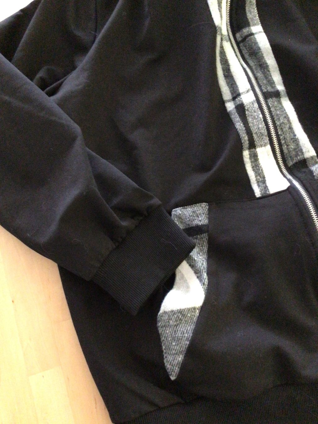 Costumi: Jacke schwarz mit Ohren Grösse 3XL – Usato da Einsiedeln venduto da Tru7 4