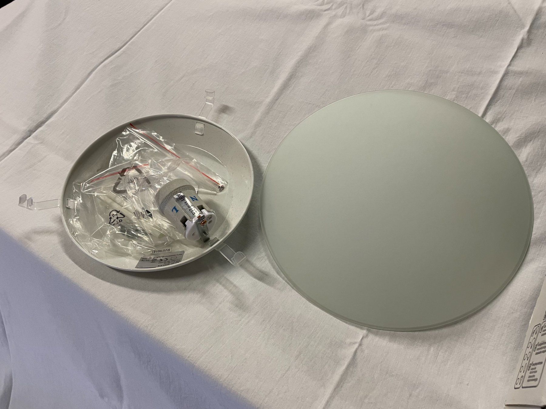Micasa Lampadari & plafoniere: Micasa Alba Deckenleuchte Glas weiss | Originalverpackt – Nuovo e nell'imballaggio originale da Elsau venduto da Barri.ch
