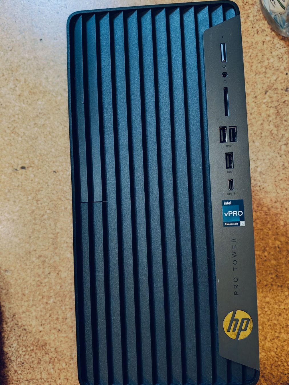 PC: HP Pro Tower PC Intel vPro Essentials / 32 gb ram – Usato da Küssnacht am Rigi venduto da ricard0_milos