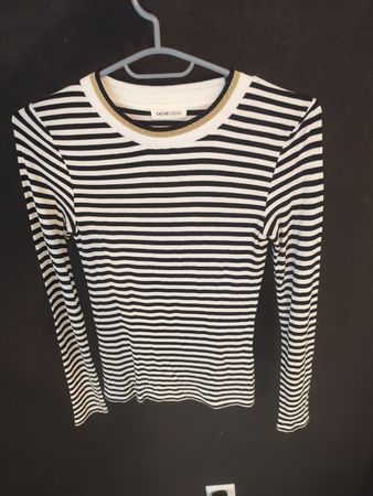 t-shirt manche longue en excellent etat taille S