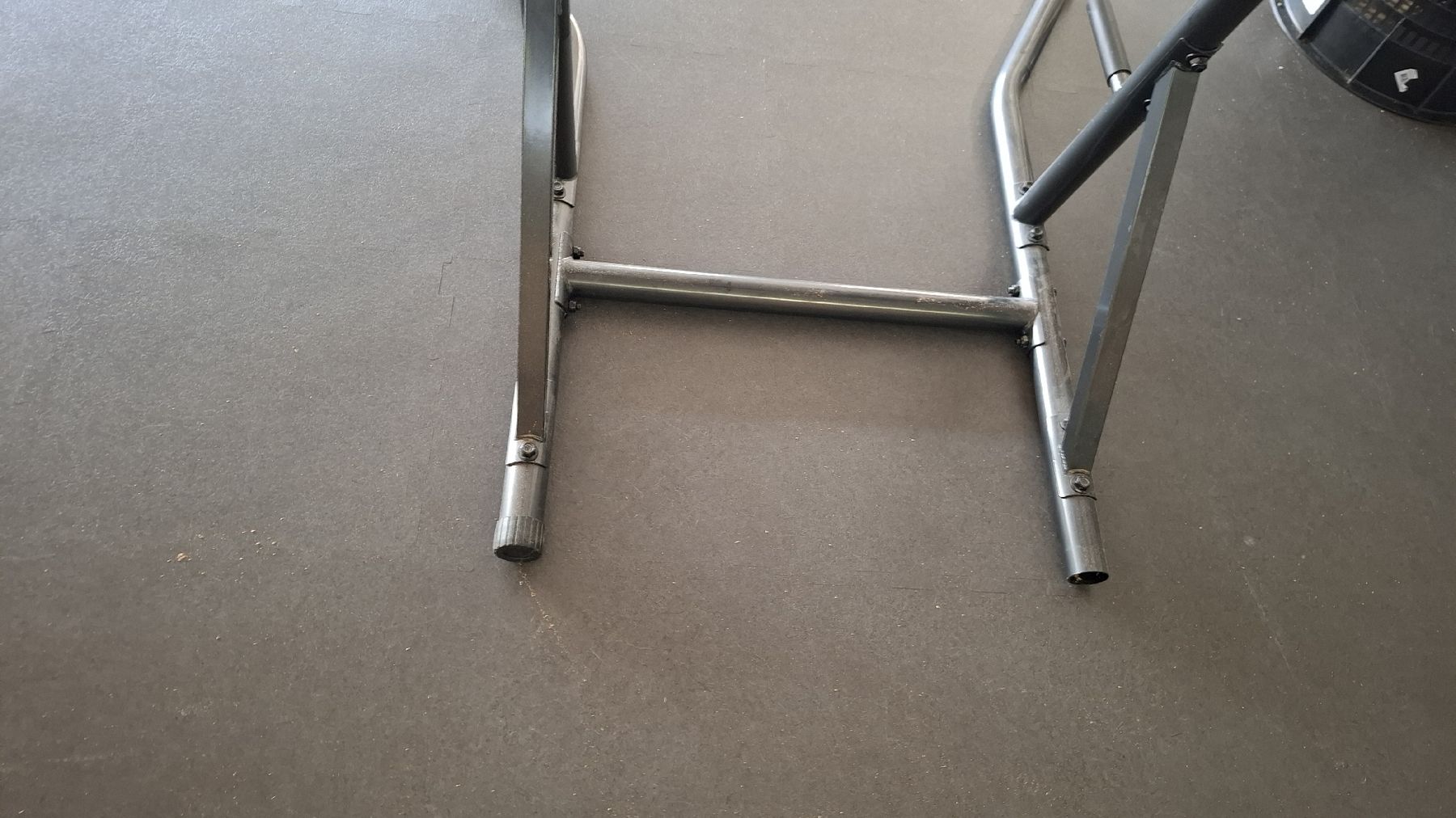 Hometrainer: Klimmzug- und Dipsstation – Gebraucht aus Villigen von Bernator 3