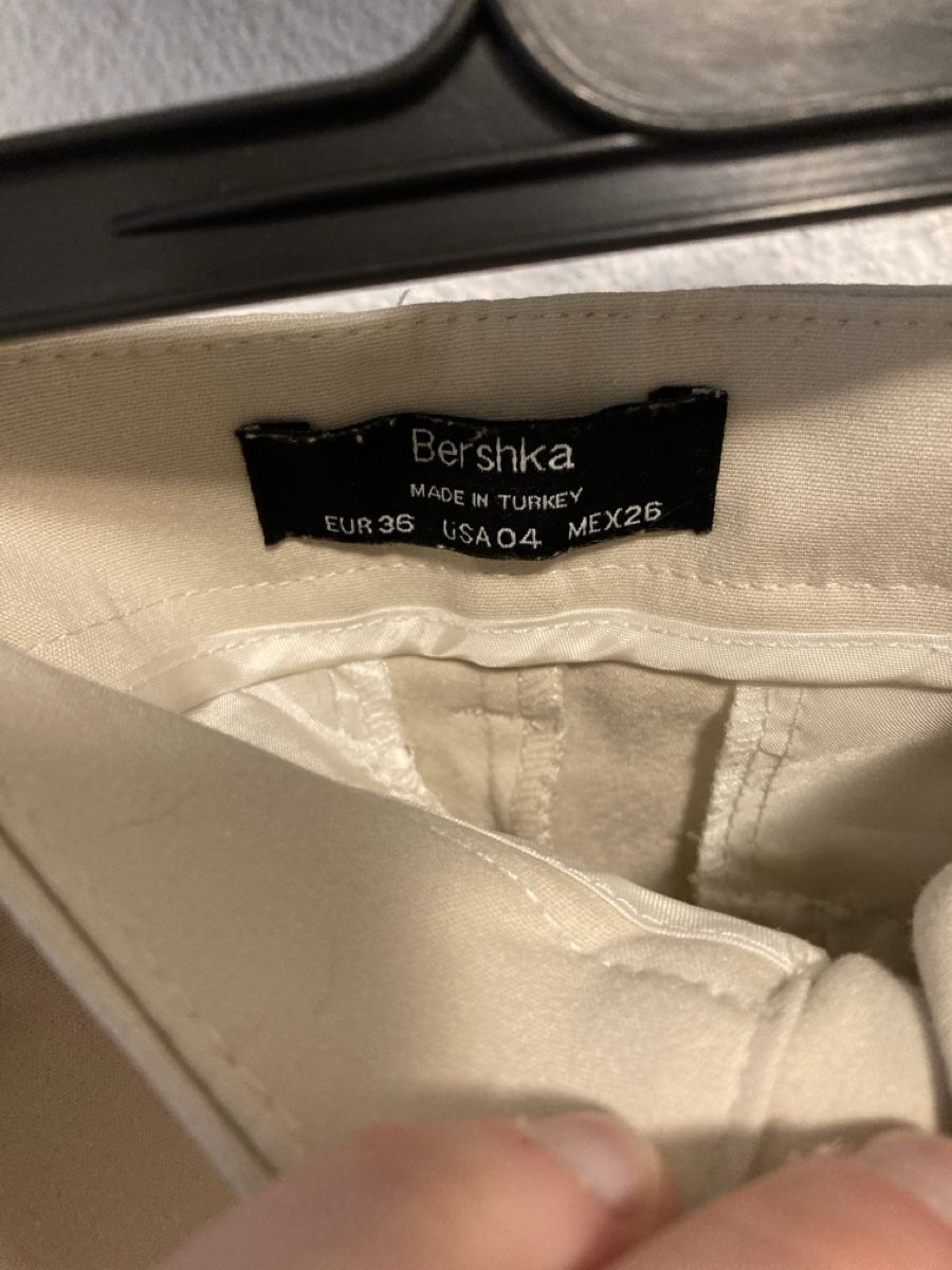 Bershka Hosen: Elegante Frauenhose – Gebraucht aus Urtenen-Schönbühl von alessibas 1