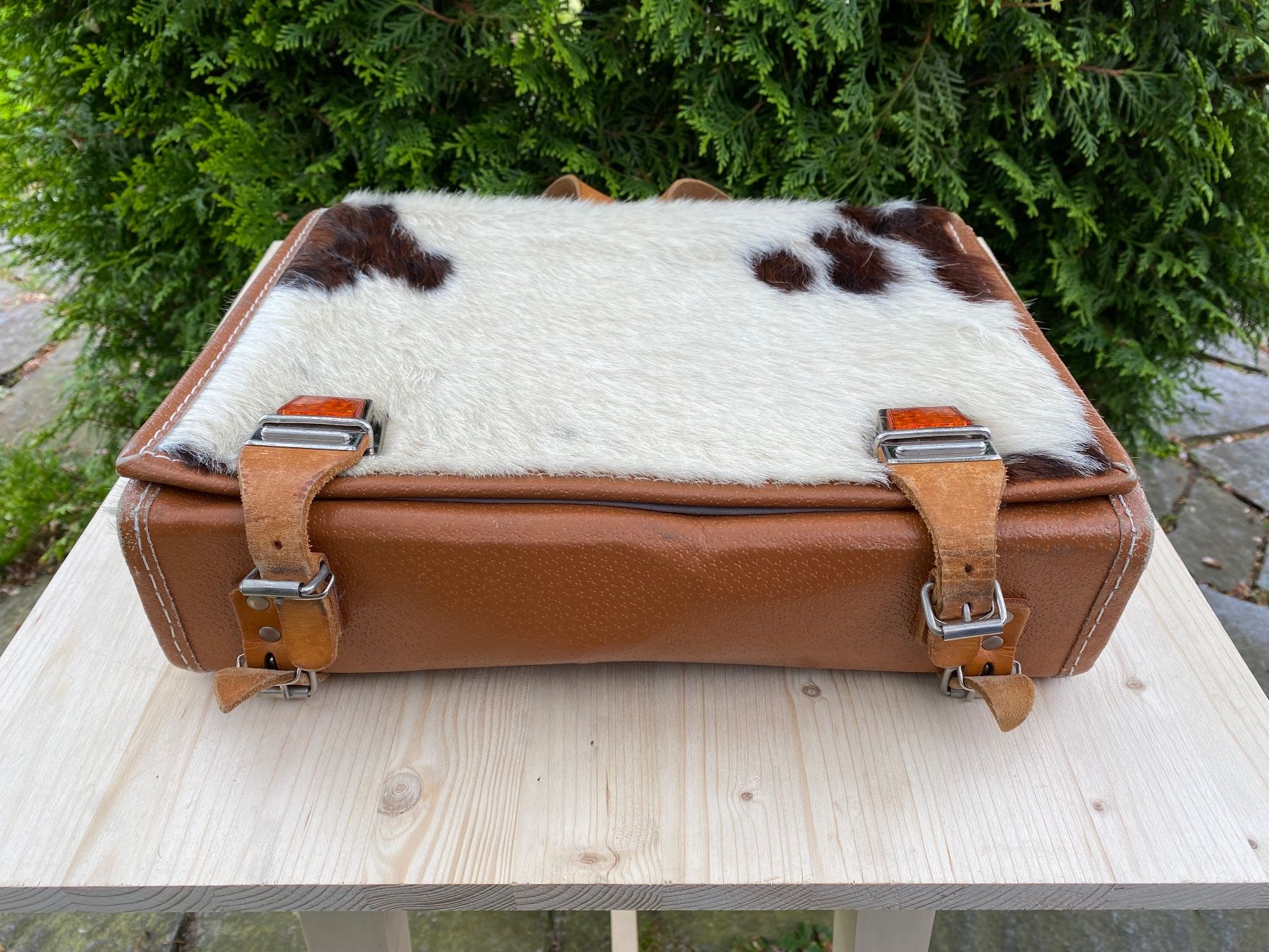 Rucksäcke: schöner Vintage Schulranzen mit Fell – Gebraucht aus Feldbach von Fea1 1